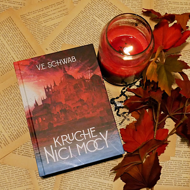 Victoria Schwab „Kruche nici mocy” – recenzja książki