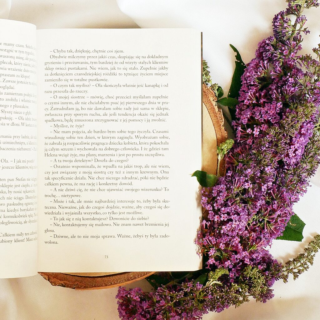 Fragment recenzowanej książki „Dziewczynka z misiem” Marty Malinowskiej Fragment tekstu z książki „Dziewczynka z misiem” Marty Malinowskiej